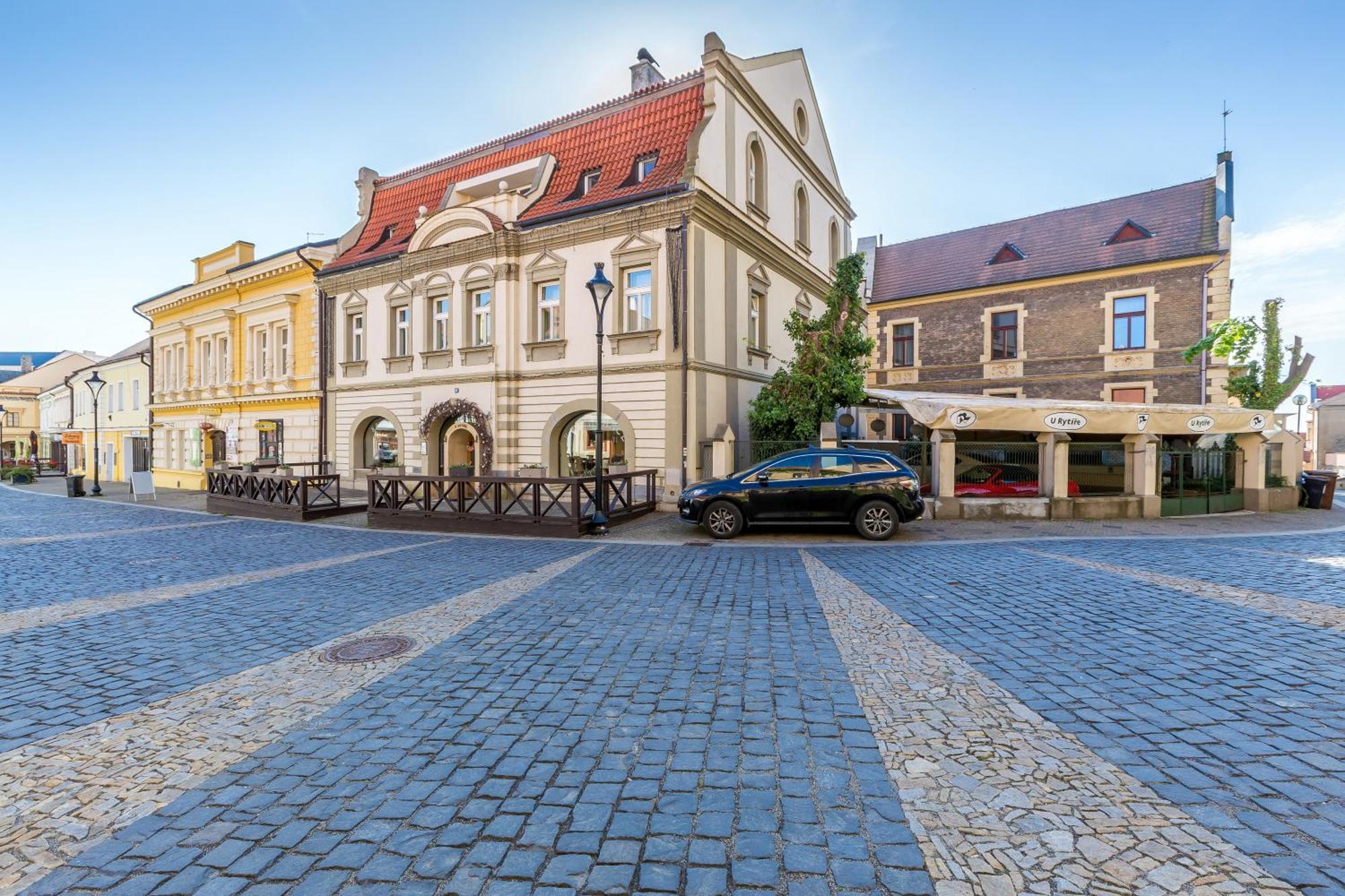 Hotel U Rytíře Mělník Exterior foto